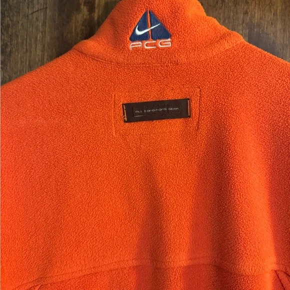 Nike ACG Vibrant Orange Fleece Jacket - Picture 4 of 4